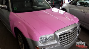 Chrysler 300c Folierung Car Wraaping Pink Püppy Police  (3)
