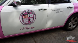 Chrysler 300c Folierung Car Wraaping Pink Püppy Police  (8)